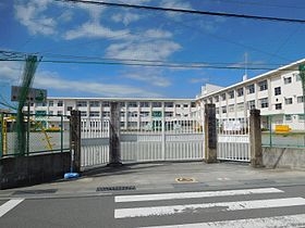 松阪市立松江小学校（905m）