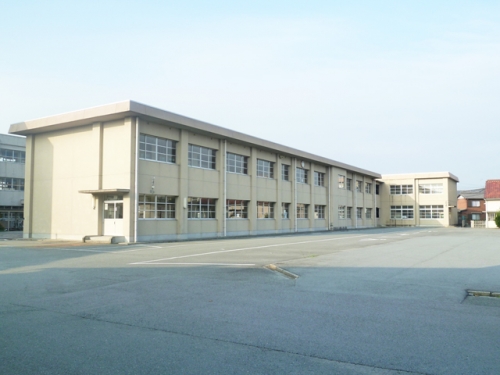 松阪市立花岡小学校（1185m）