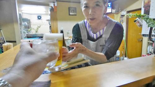 【中津 居酒屋ファースト】阪急ガード下元気なママさんのお店の画像1