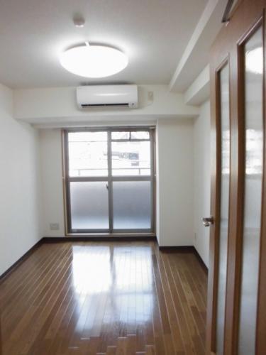 八王子駅北口から徒歩10分のオートロックマンション「シルクアベニユー211号室」は春からの家賃発生OKのお部屋です。の画像1